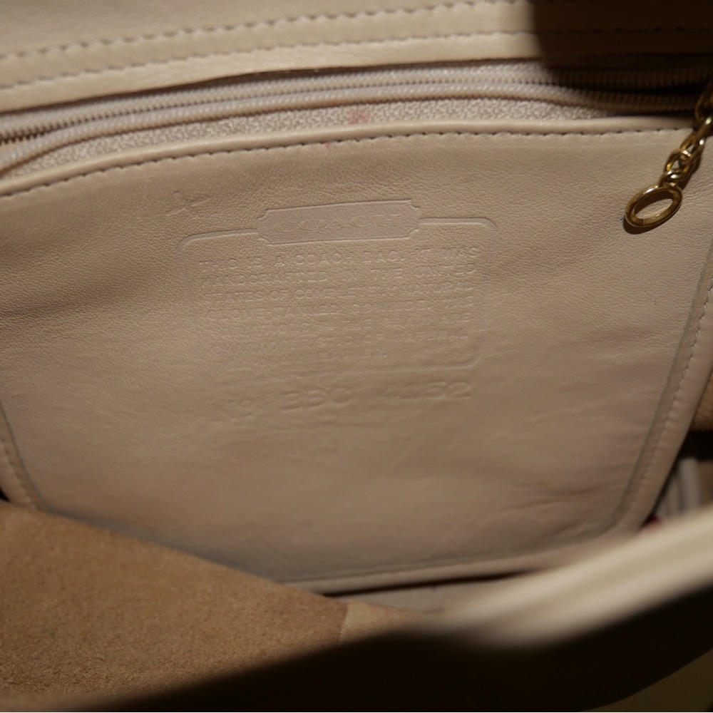 Coach - Picture 4 of 4